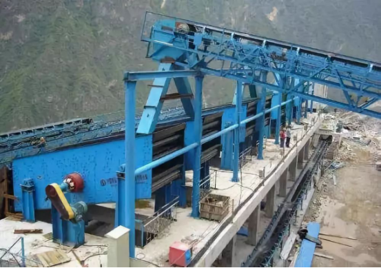 振動(dòng)篩出現(xiàn)篩板開裂、橫梁斷裂等情況的原因和解決方案！195